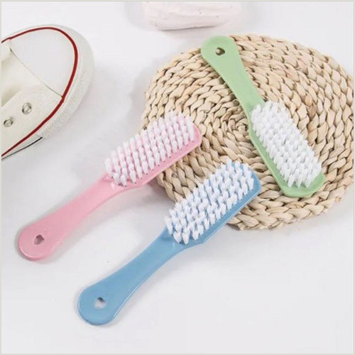 Cleaning brush